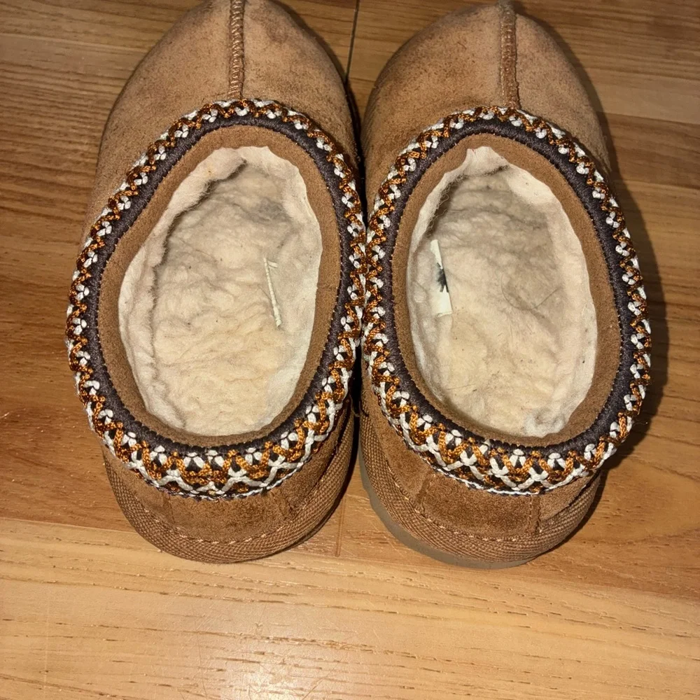 UGG tan suede